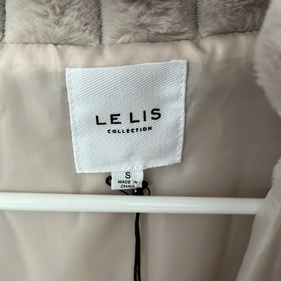 Le Lis cardigan sweater size small New with Tags - Picture 3 of 5